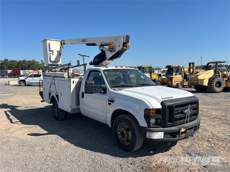 Ford F-350 Plataformas aéreas montadas em caminhão