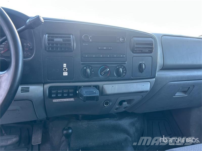 Ford F-350 Camiones de cama baja