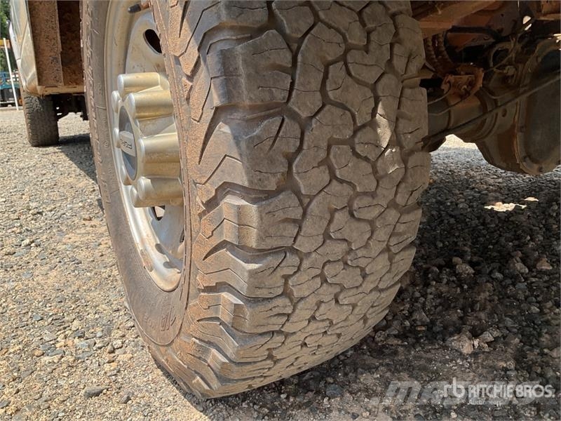 Ford F-350 Flatbed / Dropside trucks
