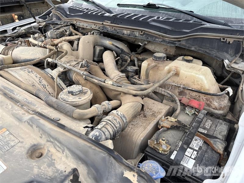 Ford F-350 Platós / Ponyvás teherautók