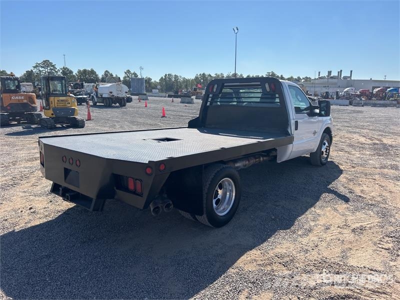 Ford F-350 Pritschenwagen/Pritschenwagen mit Seitenklappe