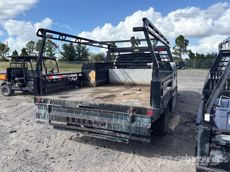 Ford F-350 Platós / Ponyvás teherautók