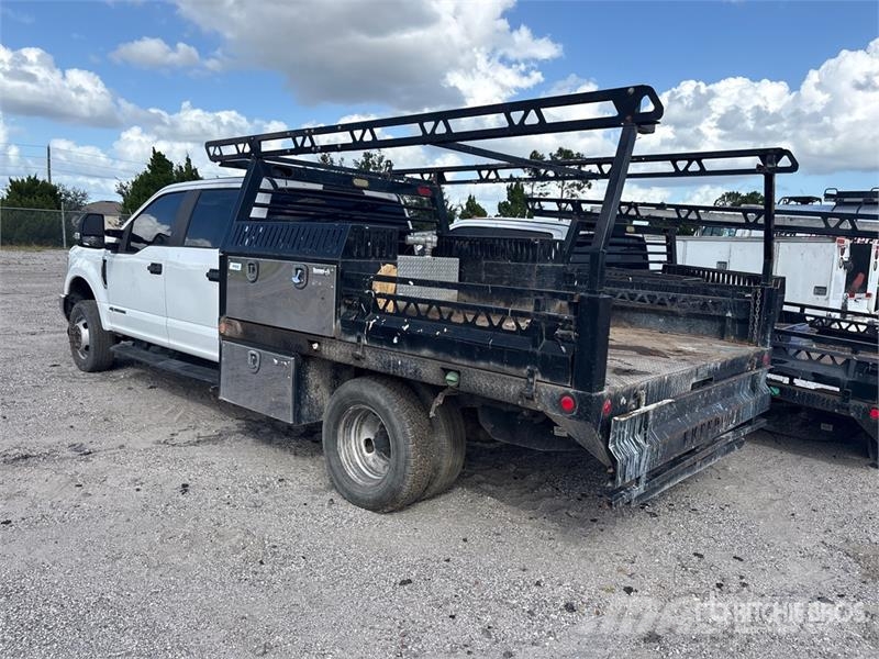 Ford F-350 Platós / Ponyvás teherautók