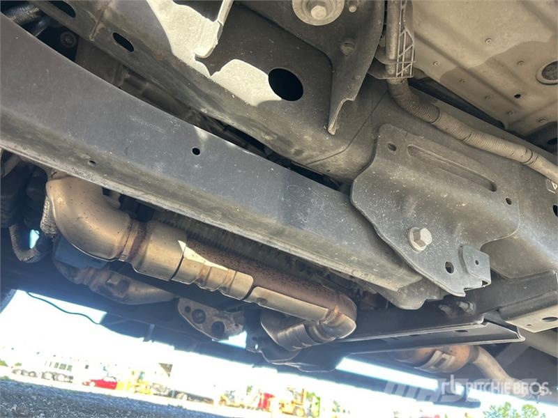 Ford F-350 Platformas/izkraušana no sāniem