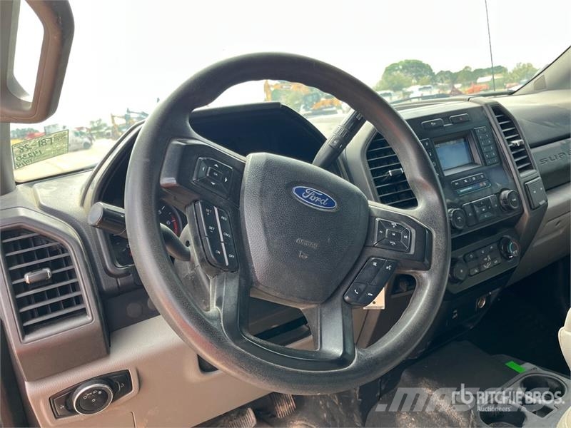 Ford F-350 시립/다목적 차량