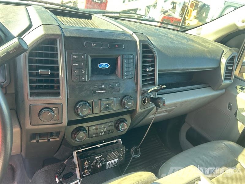 Ford F-350 Platformas/izkraušana no sāniem