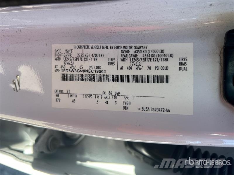 Ford F-350 Platformas/izkraušana no sāniem