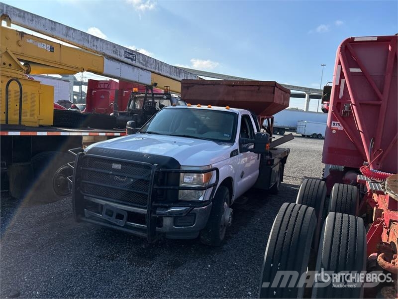 Ford F-350 Вантажівки-платформи/бокове розвантаження