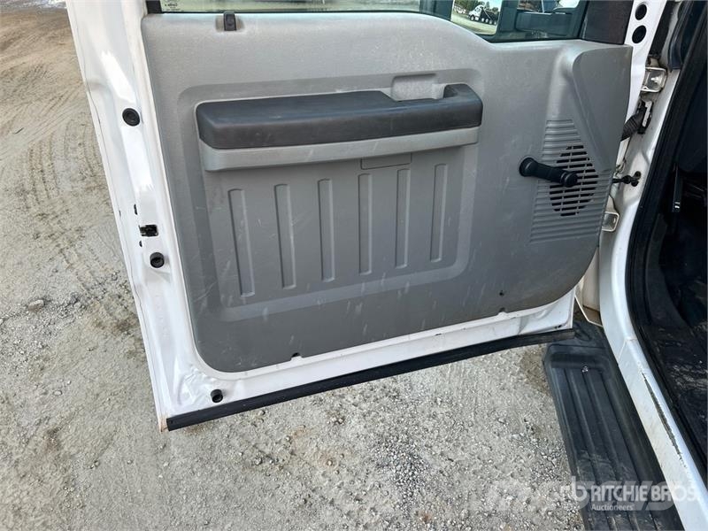 Ford F-350 Flatbed / Dropside trucks