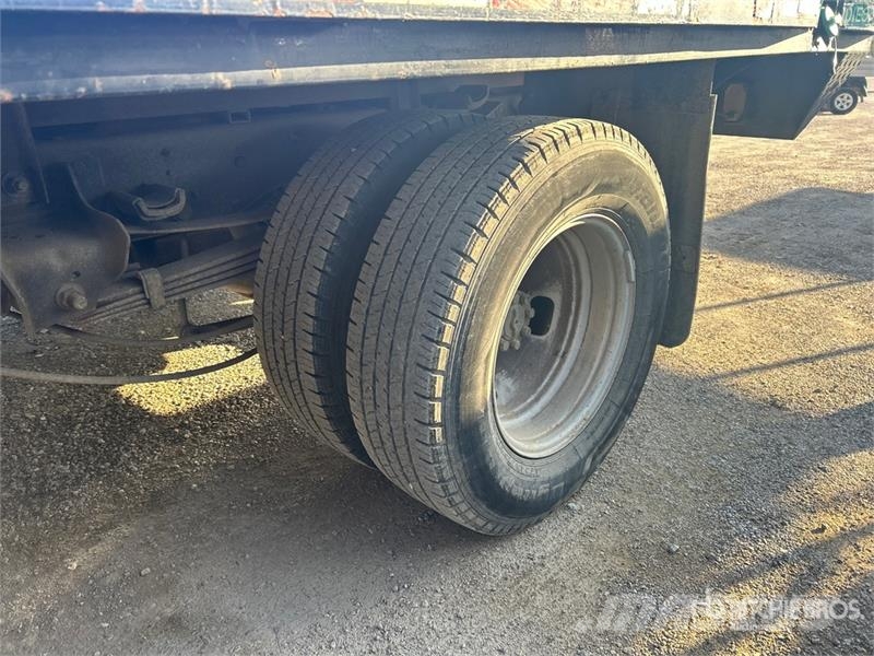 Ford F-350 Tovornjaki s kesonom/platojem