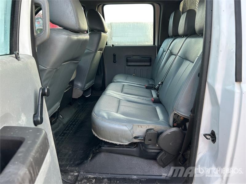 Ford F-350 Flatbed / Dropside trucks