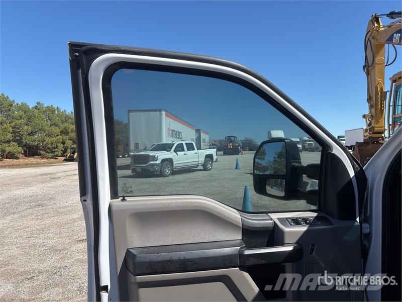 Ford F-350 Ciężarówki typu Platforma / Skrzynia