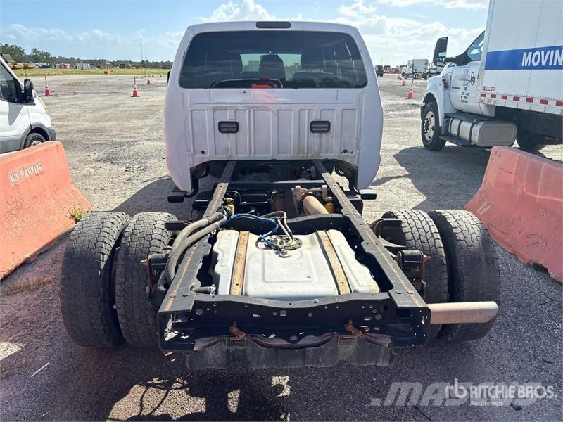 Ford F-350 Kabiny i wnętrze
