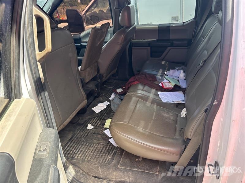 Ford F-350 Camiones de cama baja