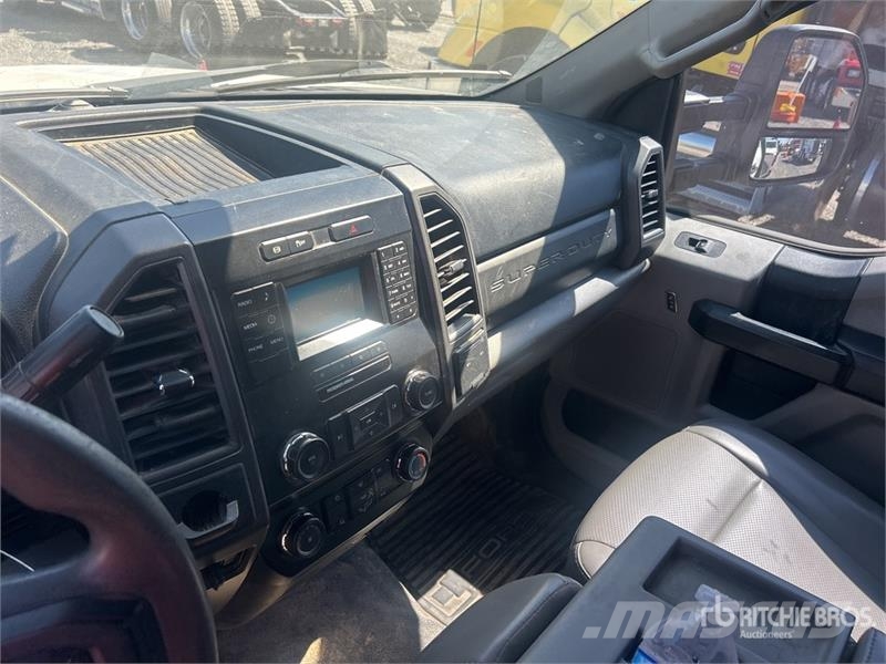 Ford F-350 Tovornjaki s kesonom/platojem