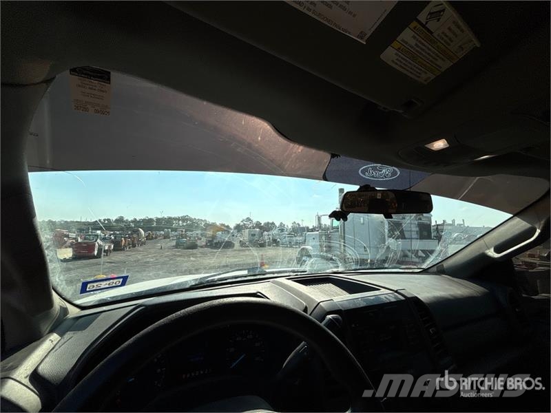 Ford F-350 Cabins and interior