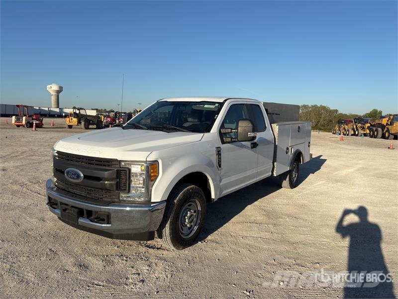Ford F-350 ピックアップ／ドロップサイド