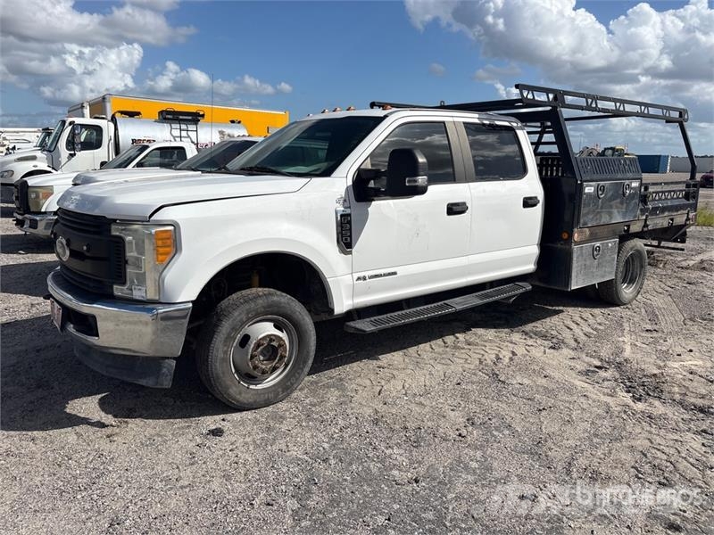 Ford F-350 Platós / Ponyvás teherautók