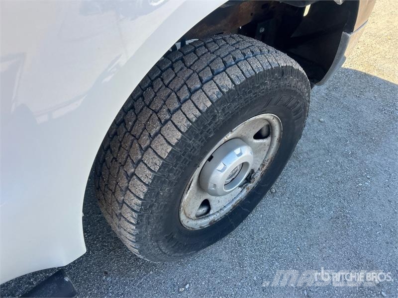Ford F-350 Camiones de cama baja