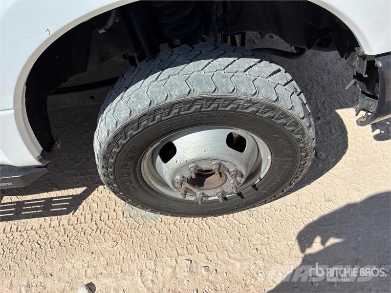 Ford F-350 Kamioni sa otvorenim sandukom