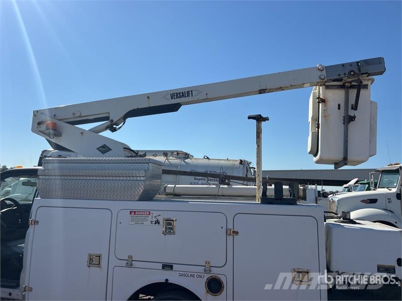 Ford F-350 Plataformas aéreas montadas em caminhão