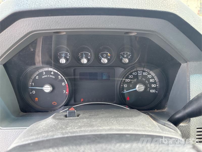 Ford F-350 Ohjaamot ja sisustat