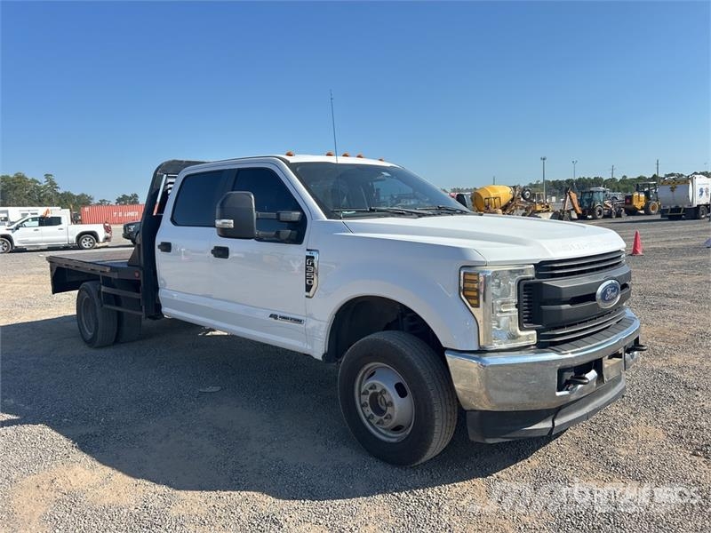 Ford F-350 Tovornjaki s kesonom/platojem