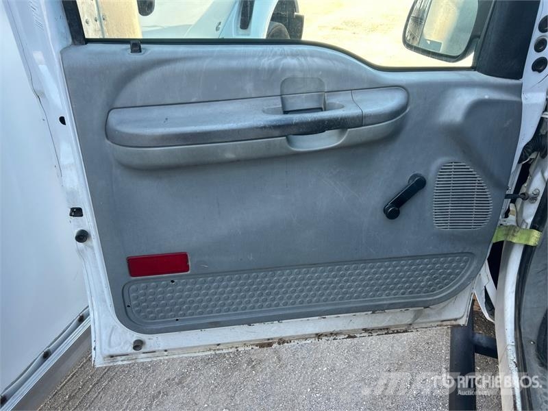 Ford F-350 Camiones de cama baja