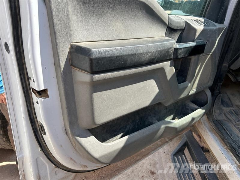 Ford F-350 플랫베드/드롭사이드 트럭