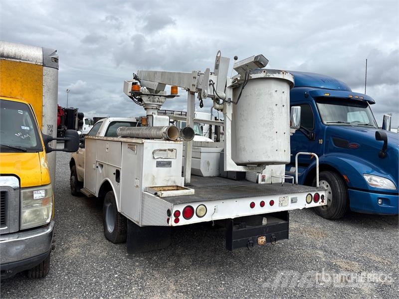Ford F-350 Truck mounted platforms