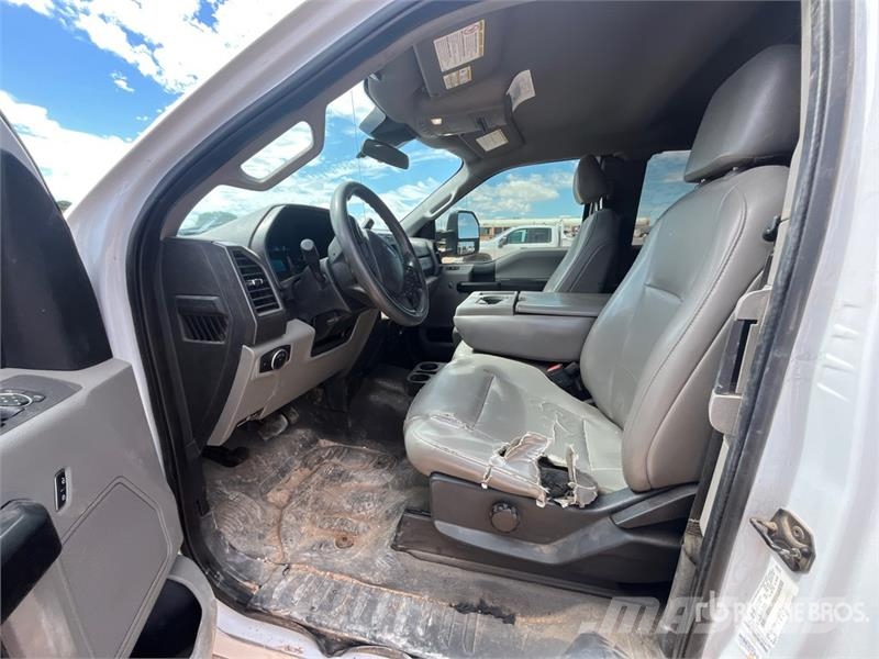 Ford F-350 시립/다목적 차량