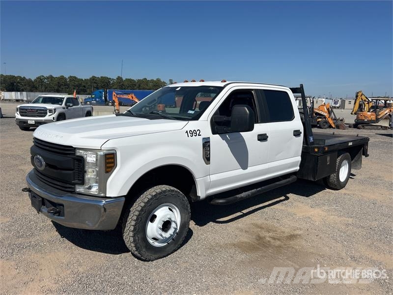 Ford F-350 Flatbed / Dropside trucks