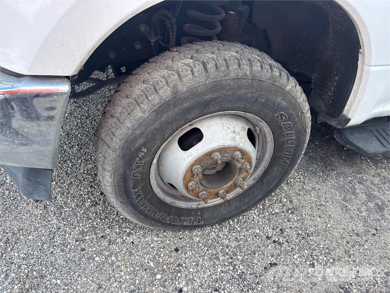 Ford F-350 Camiones de cama baja