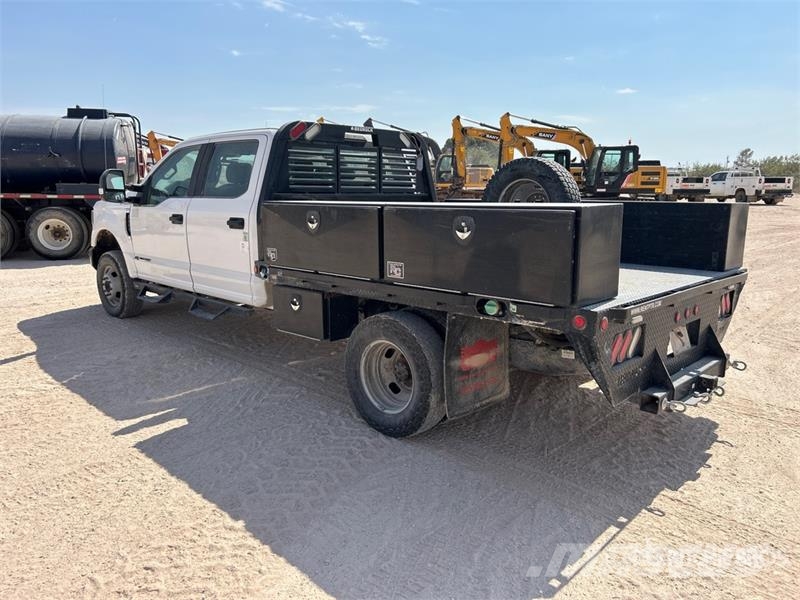 Ford F-350 플랫베드/드롭사이드 트럭