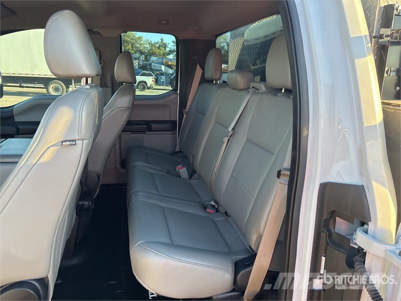 Ford F-350 ピックアップ／ドロップサイド