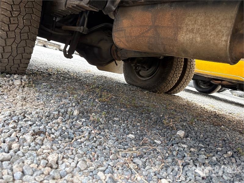 Ford F-350 Truck mounted platforms