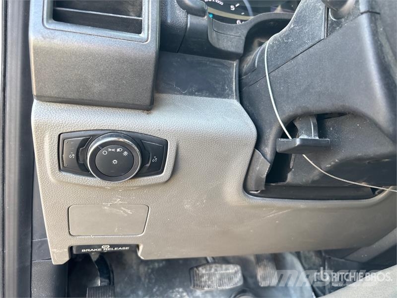 Ford F-350 Cabins and interior