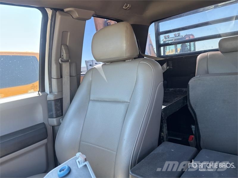 Ford F-350 Ciężarówki typu Platforma / Skrzynia