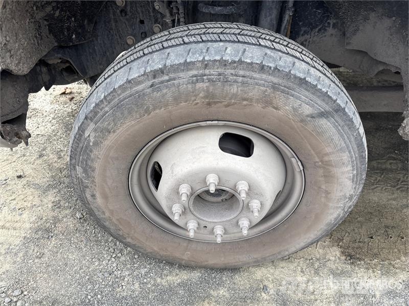 Ford F-350 Platós / Ponyvás teherautók