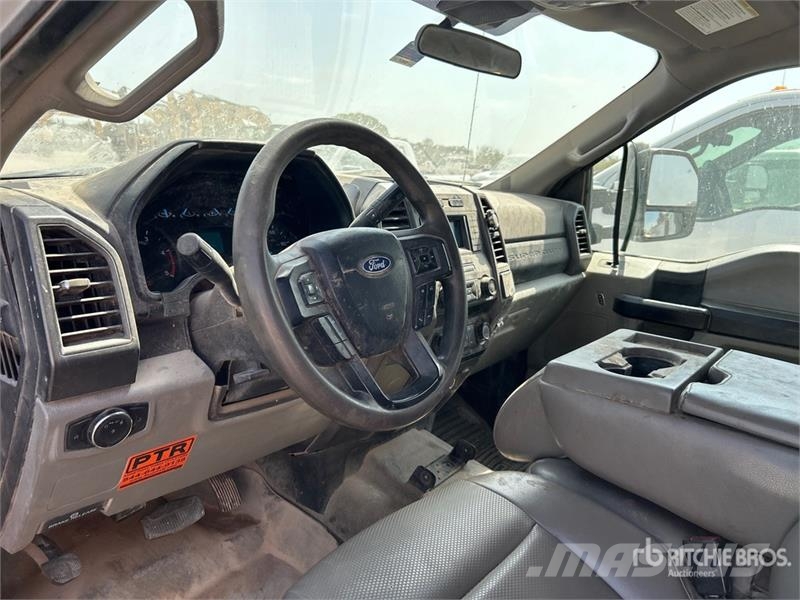 Ford F-350 플랫베드/드롭사이드 트럭