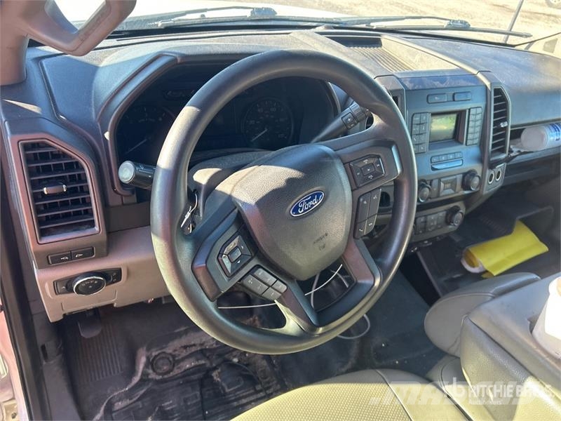 Ford F-350 Platformas/izkraušana no sāniem