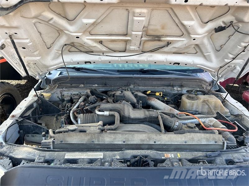 Ford F-350 Вантажівки-платформи/бокове розвантаження