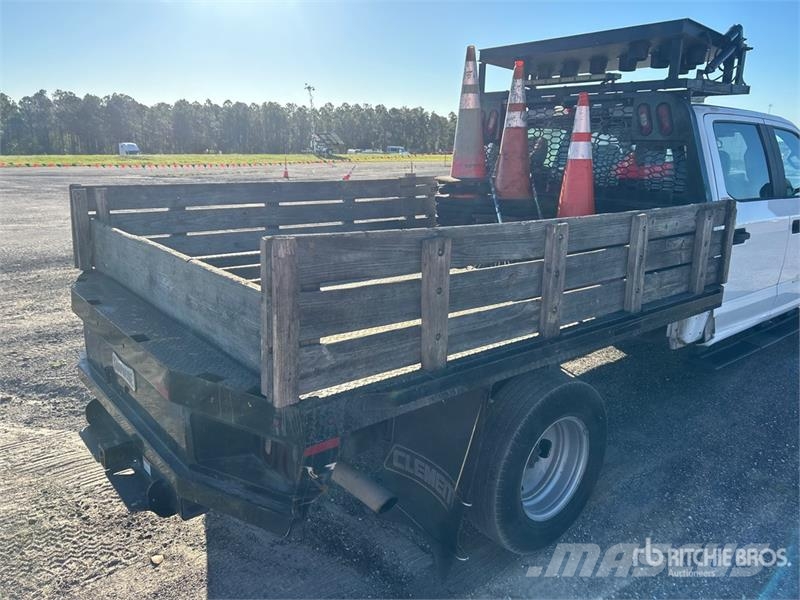 Ford F-350 Platformas/izkraušana no sāniem
