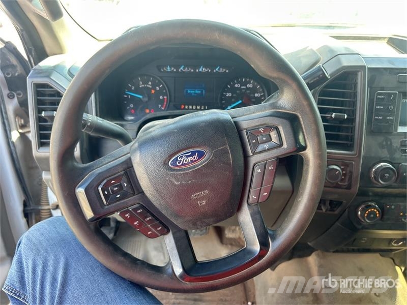 Ford F-350 Camion plateau