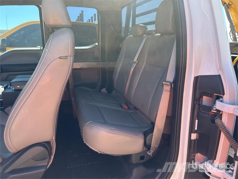 Ford F-350 Ciężarówki typu Platforma / Skrzynia