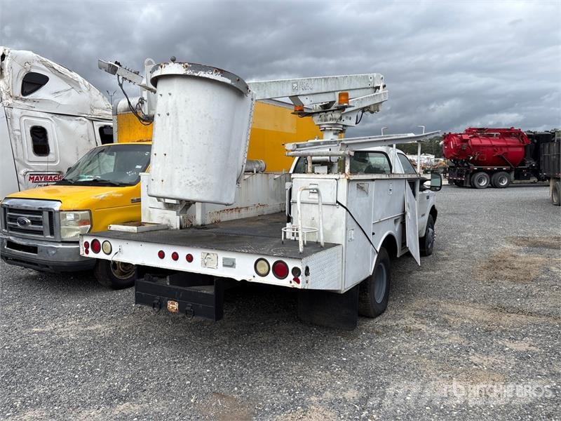 Ford F-350 Truck mounted platforms