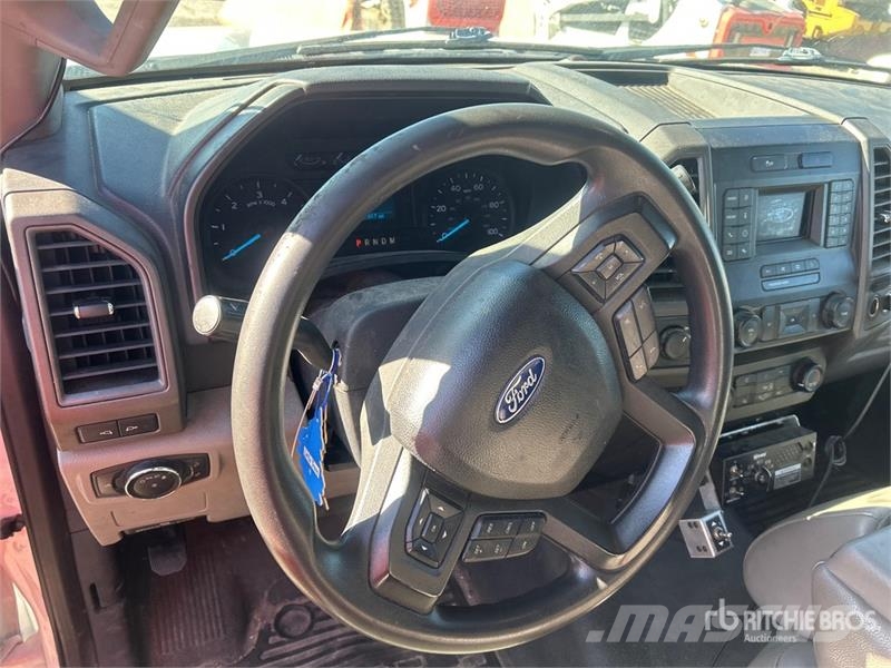 Ford F-350 Platformas/izkraušana no sāniem