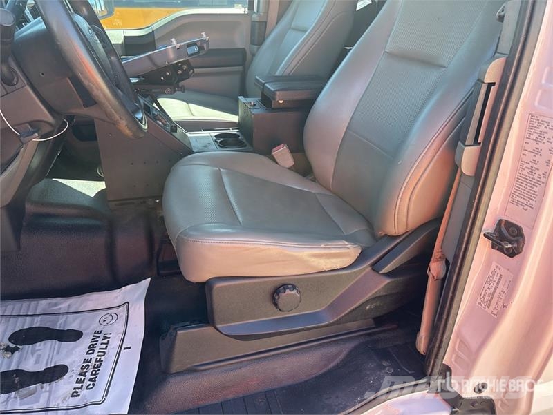 Ford F-350 Ciężarówki typu Platforma / Skrzynia