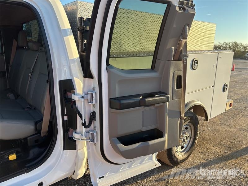 Ford F-350 ピックアップ／ドロップサイド
