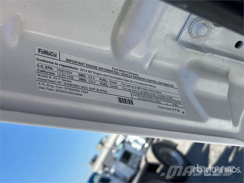 Ford F-350 Pritschenwagen/Pritschenwagen mit Seitenklappe